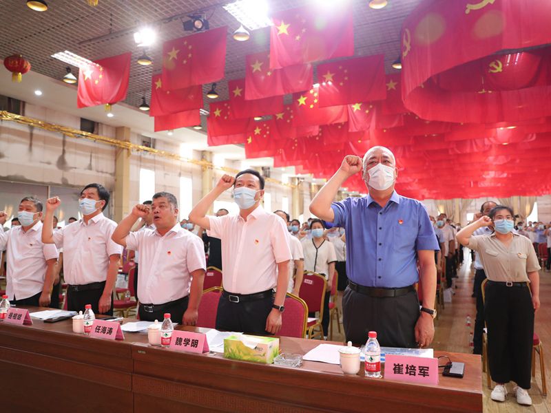 喜迎二十大，永遠跟黨走｜魏莊街道黨工委和河南拓益智能起重機有限公司黨委隆重慶祝中國共 產(chǎn)黨建黨101周年